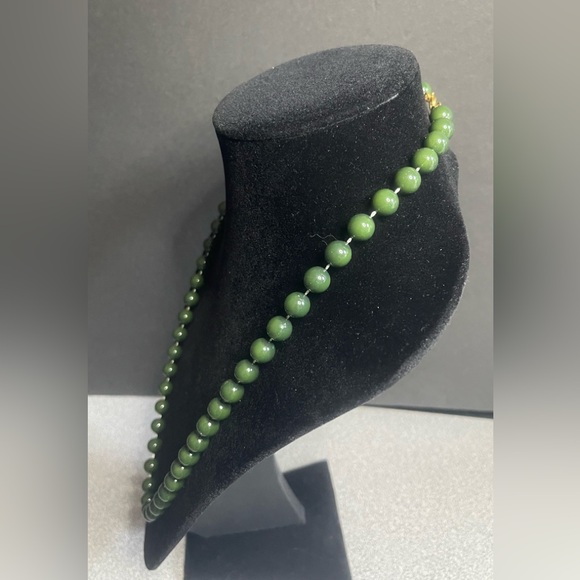 Dark Green Bead Necklace - Picture 2 of 4